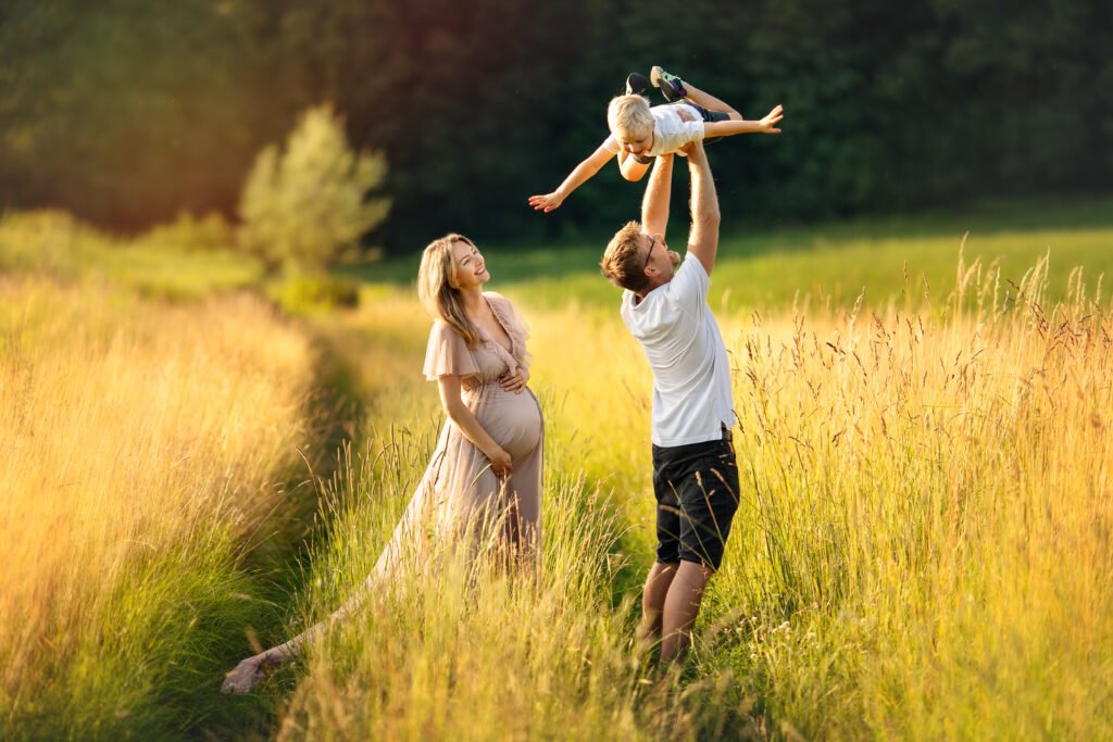 Wiosenna sesja ciążowa w Ogrodzie Botanicznym UJ - kwitnące magnolie